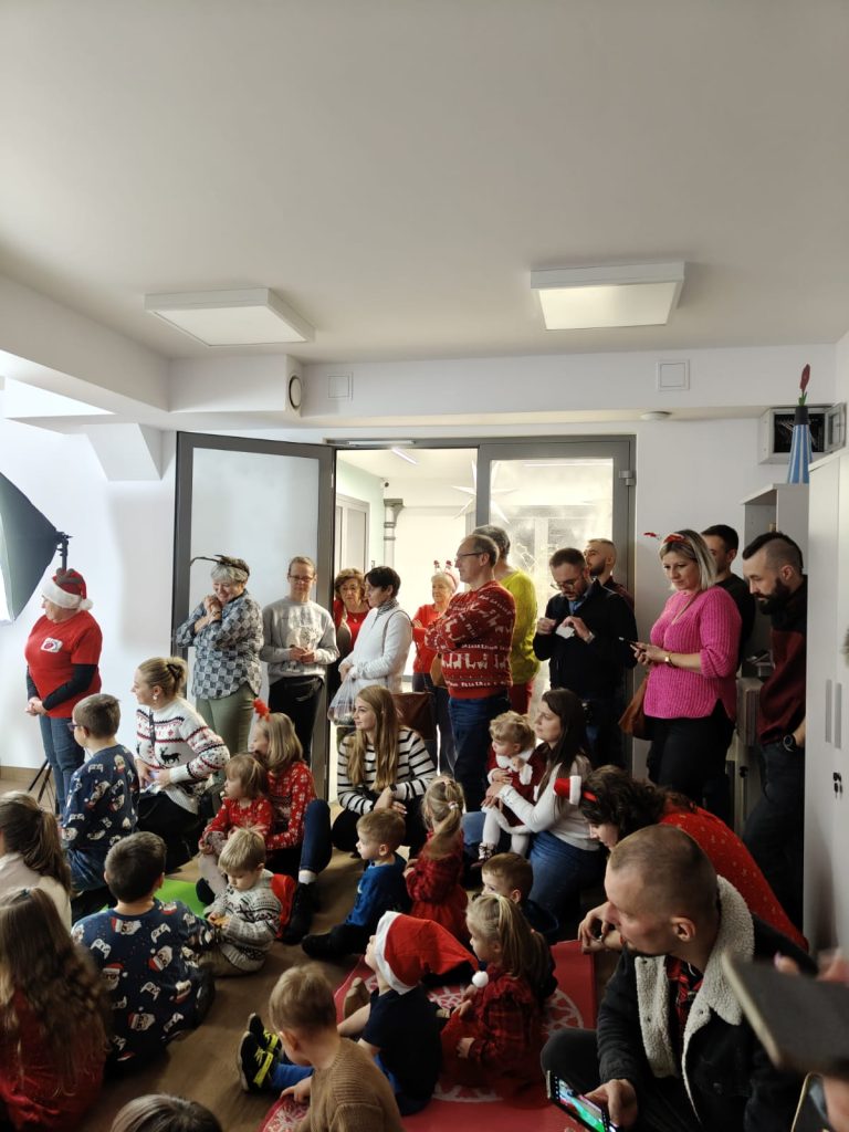 Kiermasz Świąteczny oraz spotkanie z Mikołajem