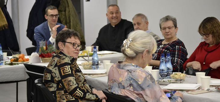 „Z OPŁATKIEM U SZOPIENICKICH SENIORÓW – WIGILIA 2025”